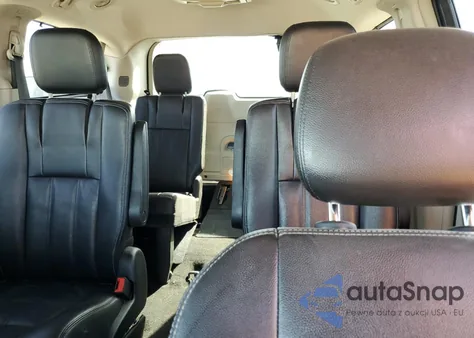 2013 Chrysler Town & Country Touring z USA, uszkodzony, nr VIN 2C4RC1BG7DR821610